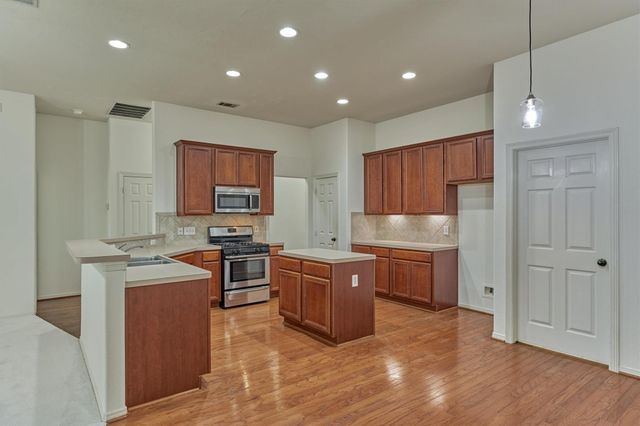 256 Mesa View, Conroe, TX 77316