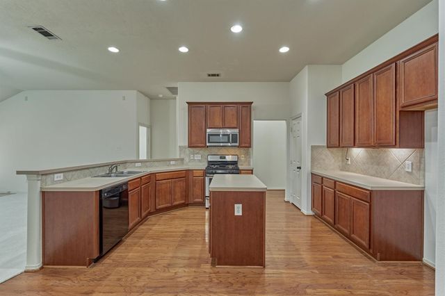 256 Mesa View, Conroe, TX 77316