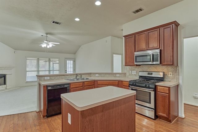 256 Mesa View, Conroe, TX 77316