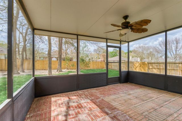 256 Mesa View, Conroe, TX 77316