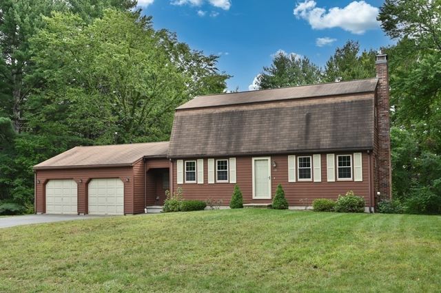 13 Pinewood Rd, Chelmsford, MA 01824