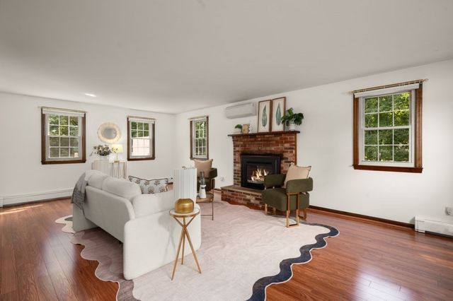 13 Pinewood Rd, Chelmsford, MA 01824