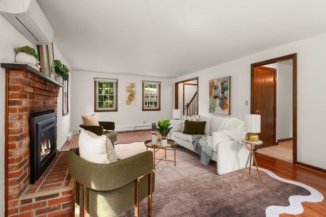 13 Pinewood Rd, Chelmsford, MA 01824