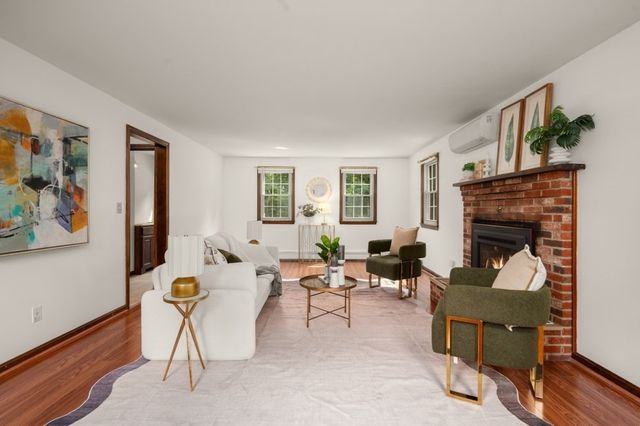 13 Pinewood Rd, Chelmsford, MA 01824