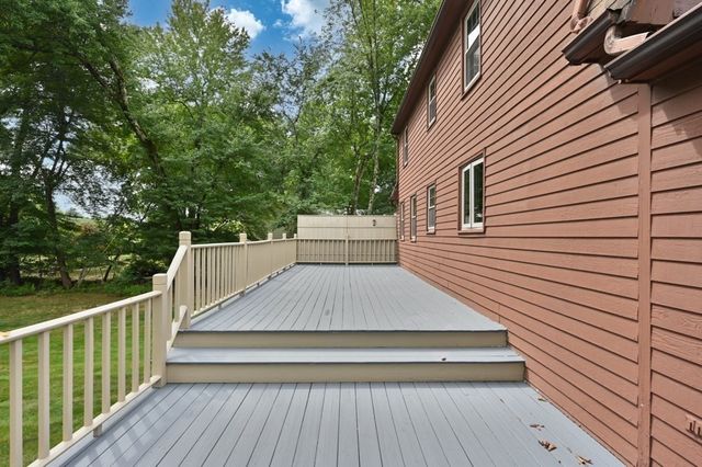 13 Pinewood Rd, Chelmsford, MA 01824