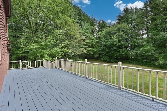 13 Pinewood Rd, Chelmsford, MA 01824