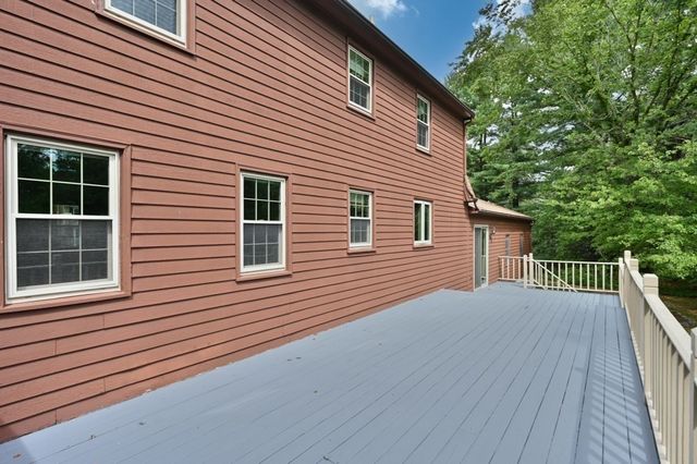 13 Pinewood Rd, Chelmsford, MA 01824