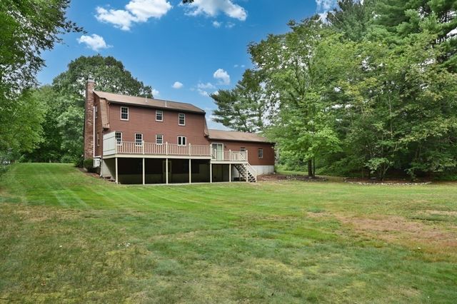 13 Pinewood Rd, Chelmsford, MA 01824