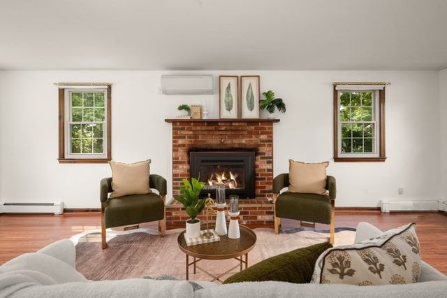 13 Pinewood Rd, Chelmsford, MA 01824