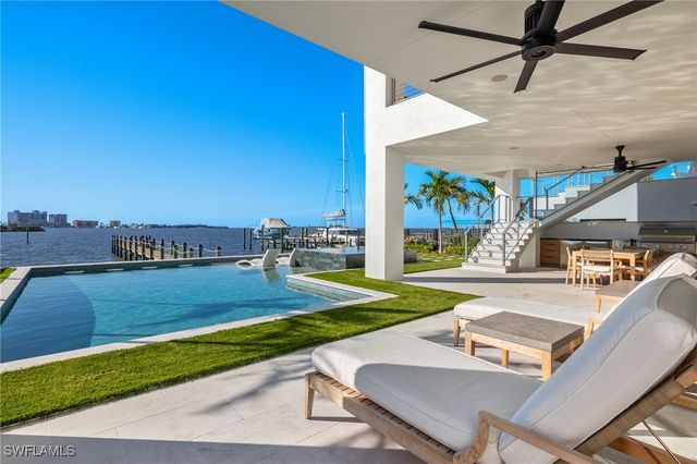 793 San Carlos DR, Fort Myers Beach, FL 33931