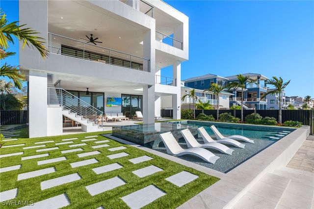 793 San Carlos DR, Fort Myers Beach, FL 33931