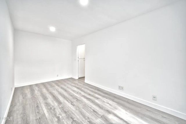 5321 Colodny Drive 11, Agoura Hills, CA 91301