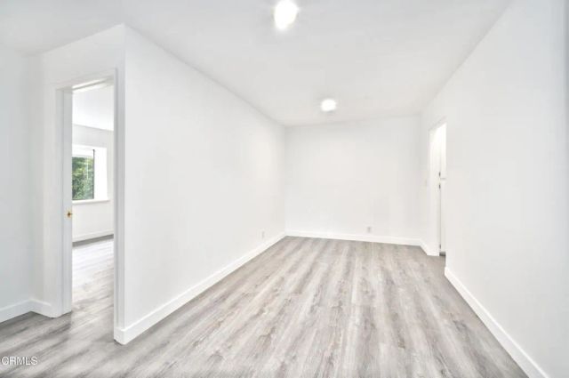 5321 Colodny Drive 11, Agoura Hills, CA 91301