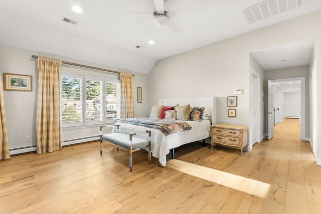 20 Burr Dr, Needham, MA 02492