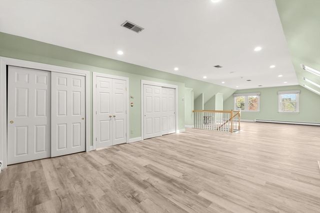 20 Burr Dr, Needham, MA 02492