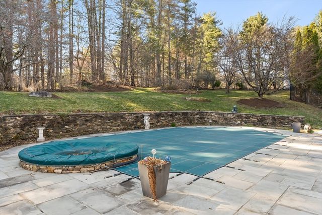20 Burr Dr, Needham, MA 02492