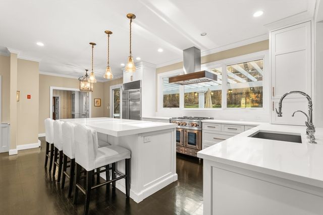 20 Burr Dr, Needham, MA 02492