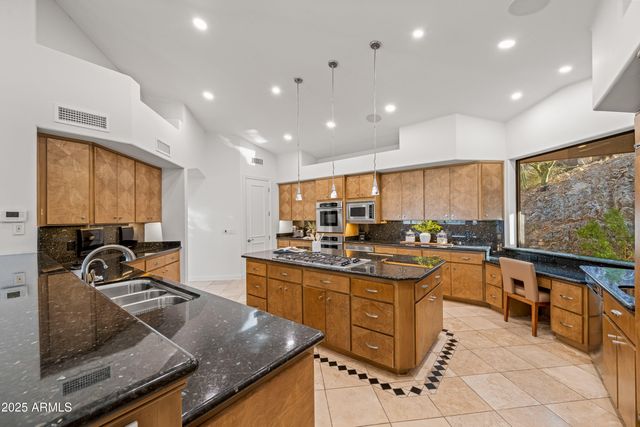 8060 N MUMMY MOUNTAIN Road, Paradise Valley, AZ 85253