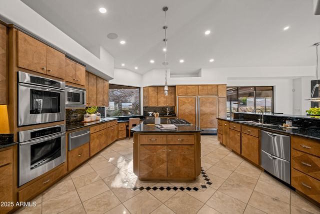 8060 N MUMMY MOUNTAIN Road, Paradise Valley, AZ 85253