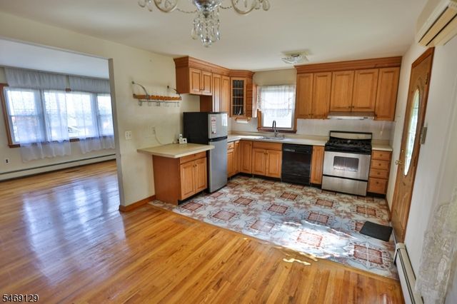 31 Dewey Avenue, Clifton City, NJ 07013