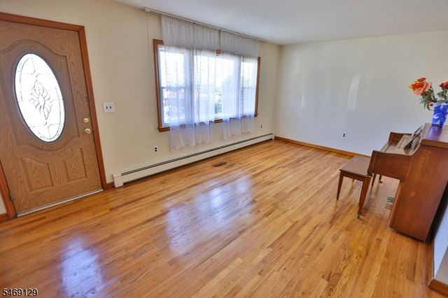 31 Dewey Avenue, Clifton City, NJ 07013