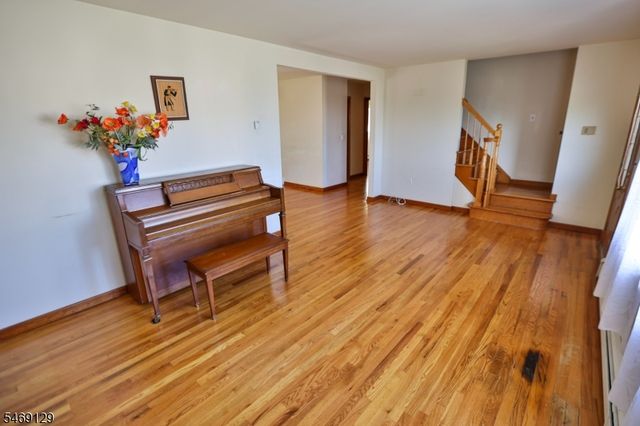 31 Dewey Avenue, Clifton City, NJ 07013