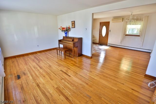 31 Dewey Avenue, Clifton City, NJ 07013
