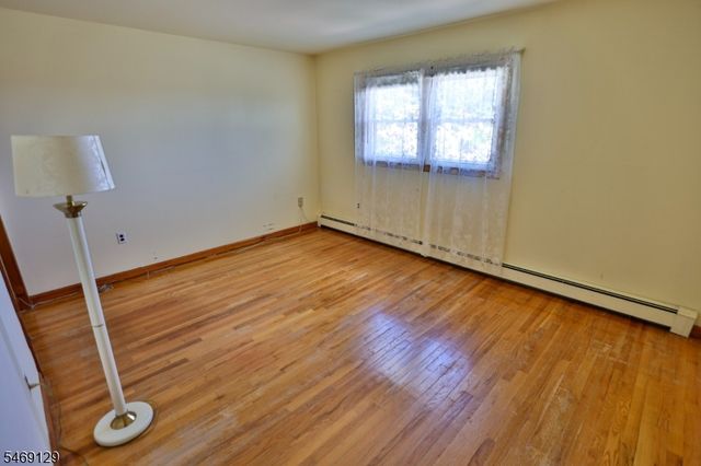 31 Dewey Avenue, Clifton City, NJ 07013