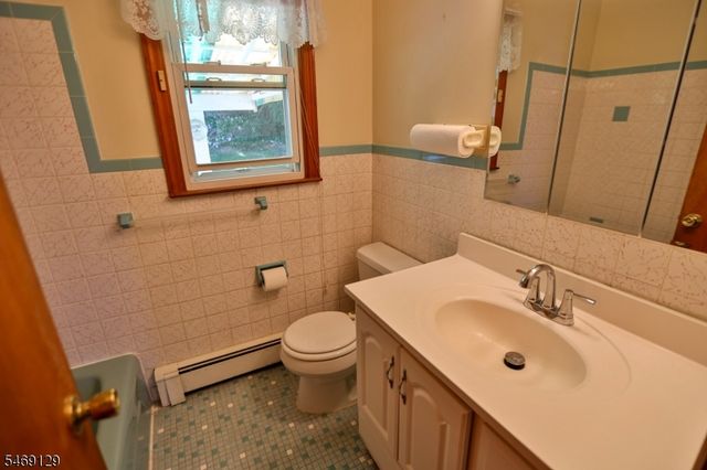 31 Dewey Avenue, Clifton City, NJ 07013