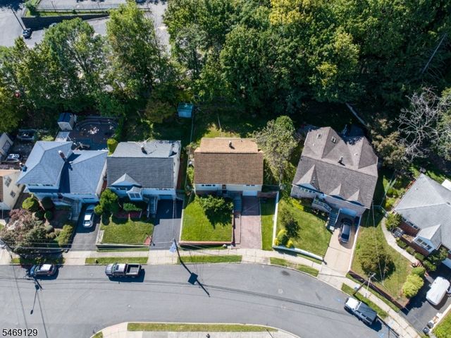 31 Dewey Avenue, Clifton City, NJ 07013