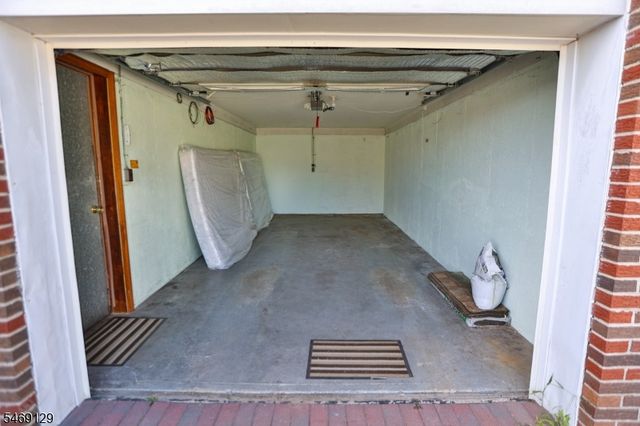 31 Dewey Avenue, Clifton City, NJ 07013