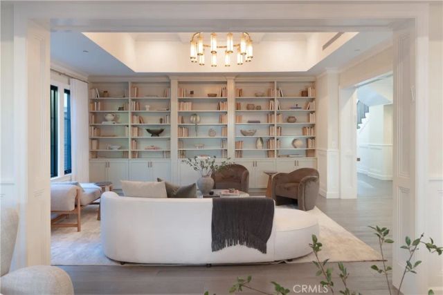 2520 La Condesa Drive, Los Angeles, CA 90049