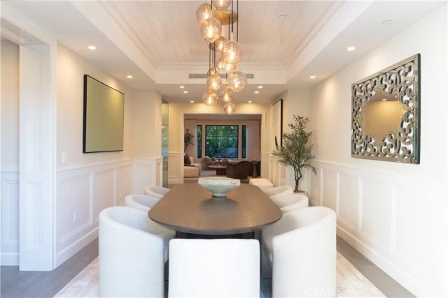 2520 La Condesa Drive, Los Angeles, CA 90049