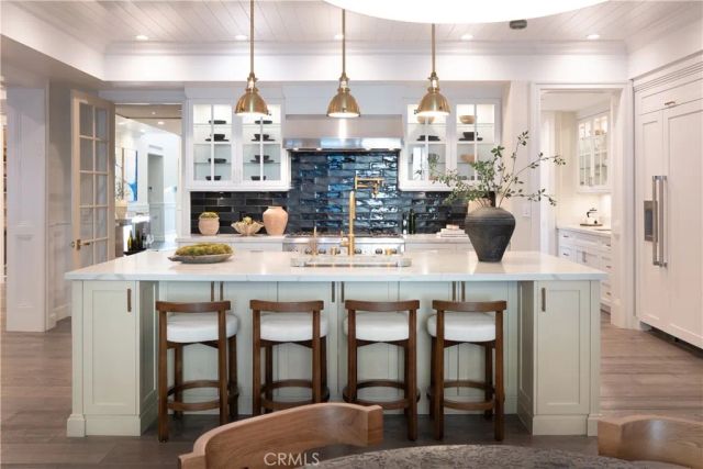 2520 La Condesa Drive, Los Angeles, CA 90049