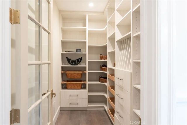 2520 La Condesa Drive, Los Angeles, CA 90049