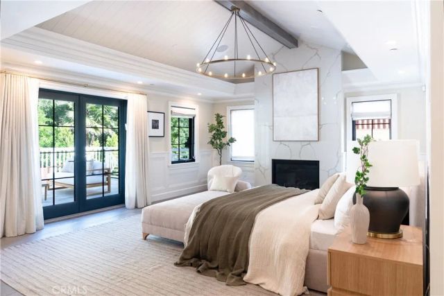 2520 La Condesa Drive, Los Angeles, CA 90049