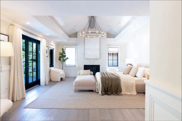 2520 La Condesa Drive, Los Angeles, CA 90049