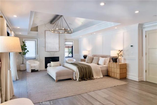 2520 La Condesa Drive, Los Angeles, CA 90049