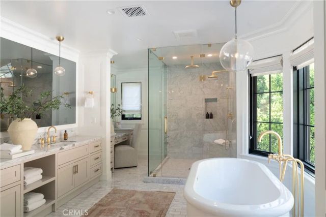 2520 La Condesa Drive, Los Angeles, CA 90049