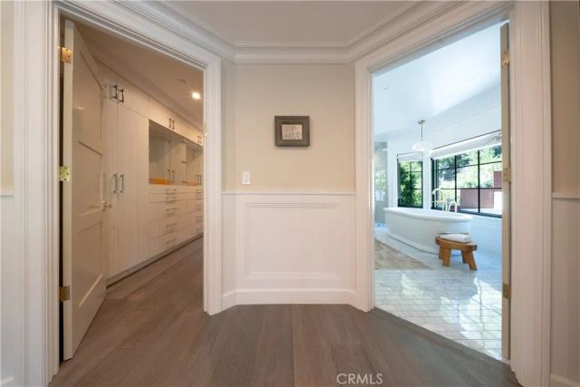 2520 La Condesa Drive, Los Angeles, CA 90049