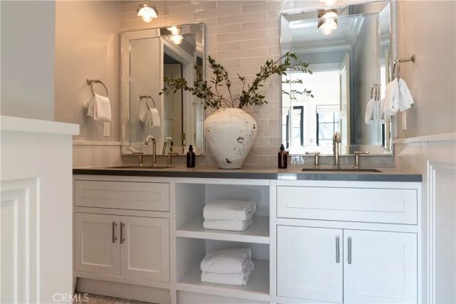 2520 La Condesa Drive, Los Angeles, CA 90049