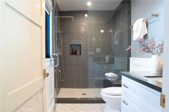 2520 La Condesa Drive, Los Angeles, CA 90049