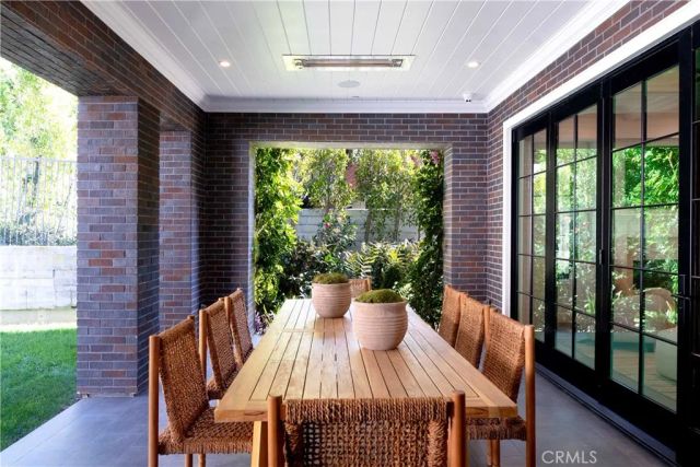 2520 La Condesa Drive, Los Angeles, CA 90049