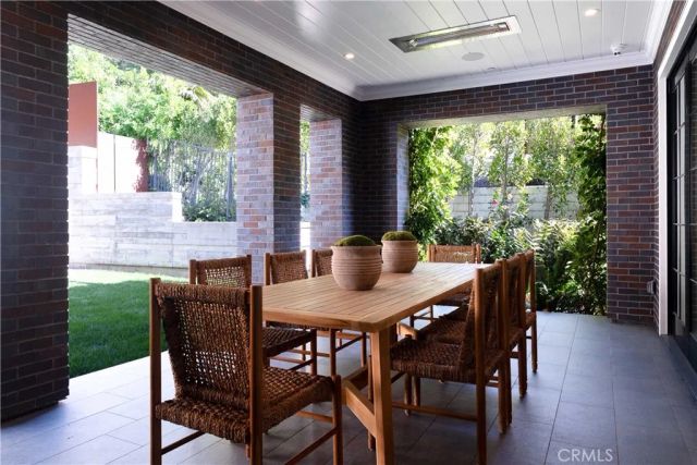 2520 La Condesa Drive, Los Angeles, CA 90049