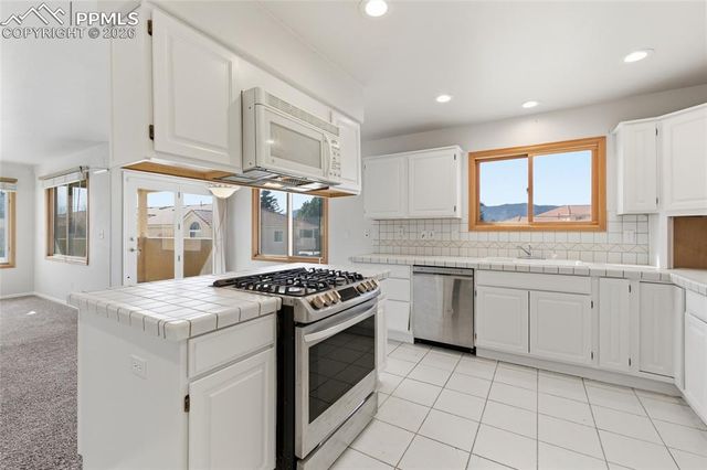 215 Luxury Lane, Colorado Springs, CO 80921