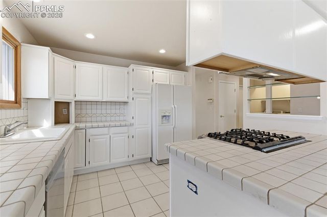 215 Luxury Lane, Colorado Springs, CO 80921