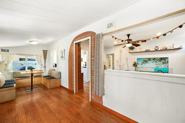 748 N Coast Highway 101, Encinitas, CA 92024