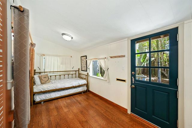 748 N Coast Highway 101, Encinitas, CA 92024