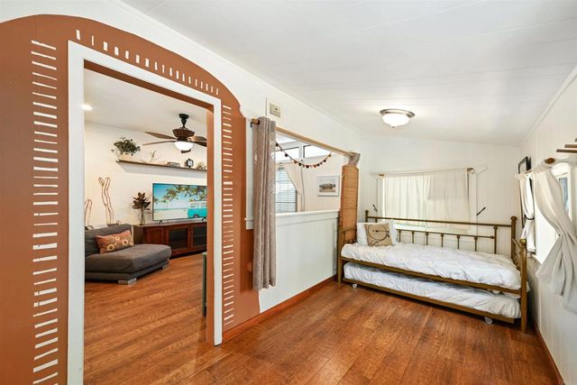748 N Coast Highway 101, Encinitas, CA 92024