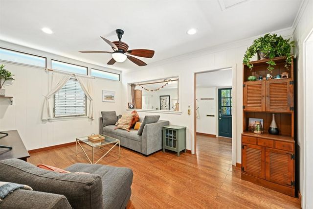 748 N Coast Highway 101, Encinitas, CA 92024